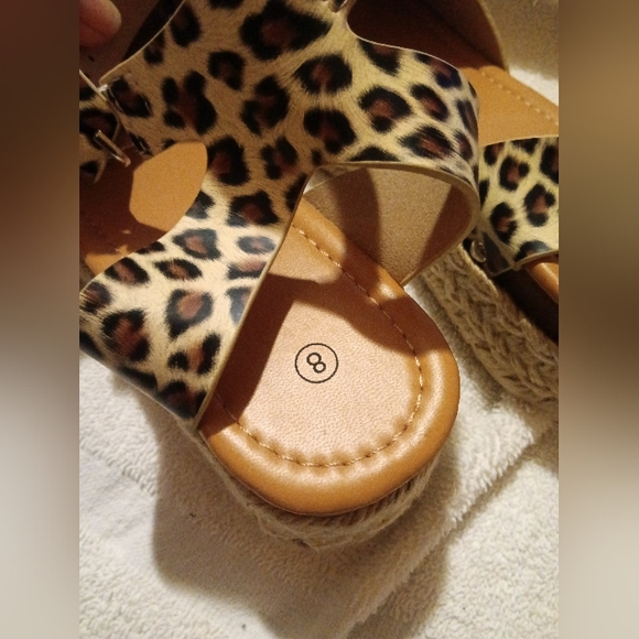 Shoes - Picture 4 of 4